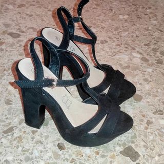 Sandalias negras ante 37 tacón alto y plataforma