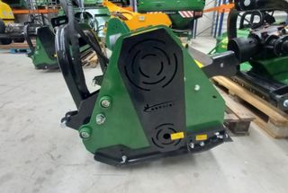 DESBROZADORA DE MARTILLOS DESPLAZABLE