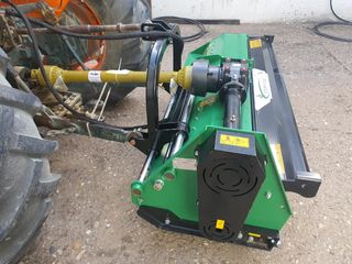 DESBROZADORA DE MARTILLOS DESPLAZABLE