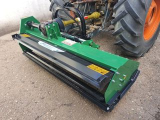 DESBROZADORA DE MARTILLOS DESPLAZABLE