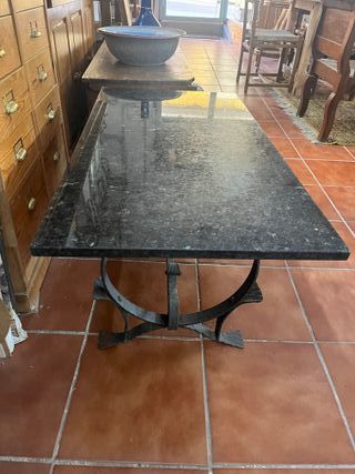 Antigua mesa de mármol y hierro 103 x 53 x 46 cm