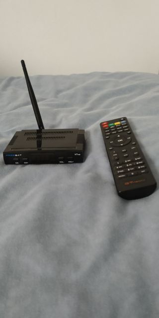 Decodificador Freesat V7 HD, Mando y Antena Wifi