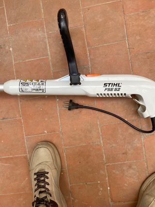 Corta bordes TIHL FSE52 con 20 m cable alargador.