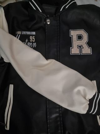CHAQUETA RAIDERS NEGRA Y BLANCA
