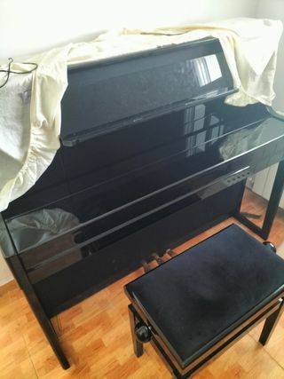 ROLAND LX-708 , seminuevo