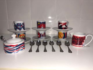 Magnífico juego de café, sin estrenar.