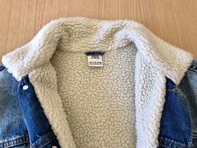 Chaqueta tejana Zara con borreguillo