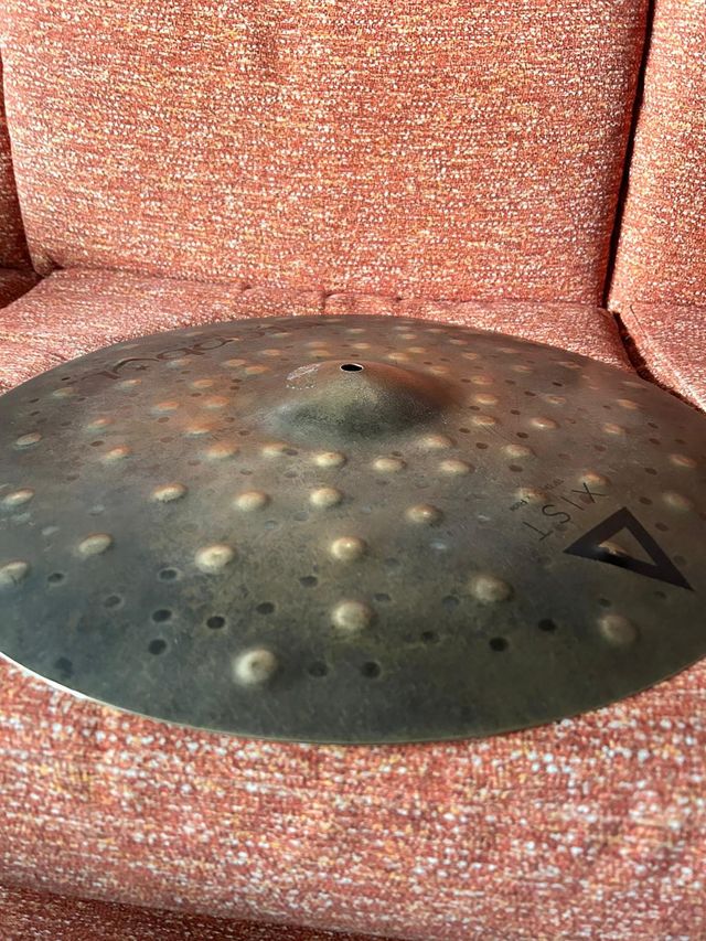 Plato Istanbul Agop Xist Dark Ride/Crash 19' 1817g de segunda mano por