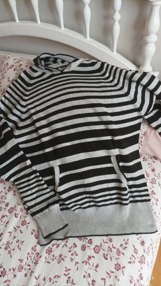jersey con capucha