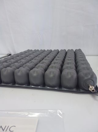 COJÍN BURBUJAS DE AIRE 2 SECCIONES 36X36 H10CM