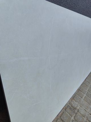 Baldosas NUEVAS de 60 x 120 cm de Porcelanica mate