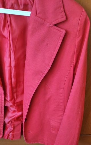 Americana roja mujer