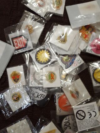 Pegatinas antiguas selladas