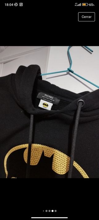 Sudadera negra de Batman con capucha de Bershka