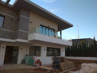 Fabricación e instalación de mamparas espejos 