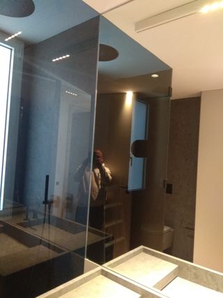 Fabricación e instalación de mamparas espejos 