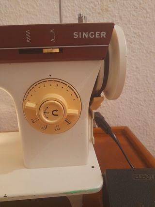 Máquina de Coser SINGER 968