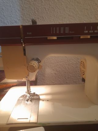 Máquina de Coser SINGER 968