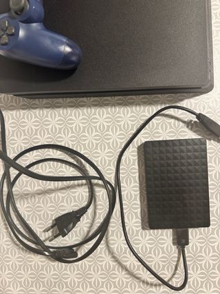 PS4 SLIM 500GB + Mando + disco duro 2TB