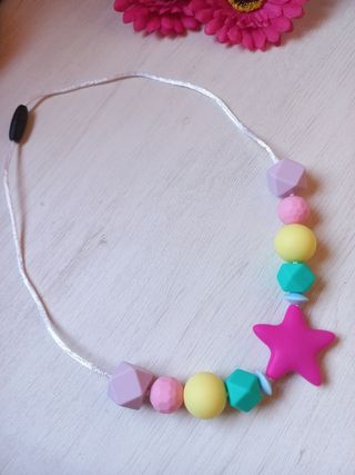Chupetero silicona + collar de lactancia