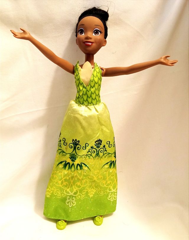 bambola principessa tiana shimmer Hasbro Disney