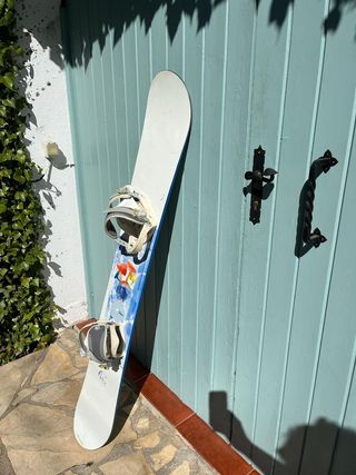 Tabla Snow Option 160x30 con fijaciones.