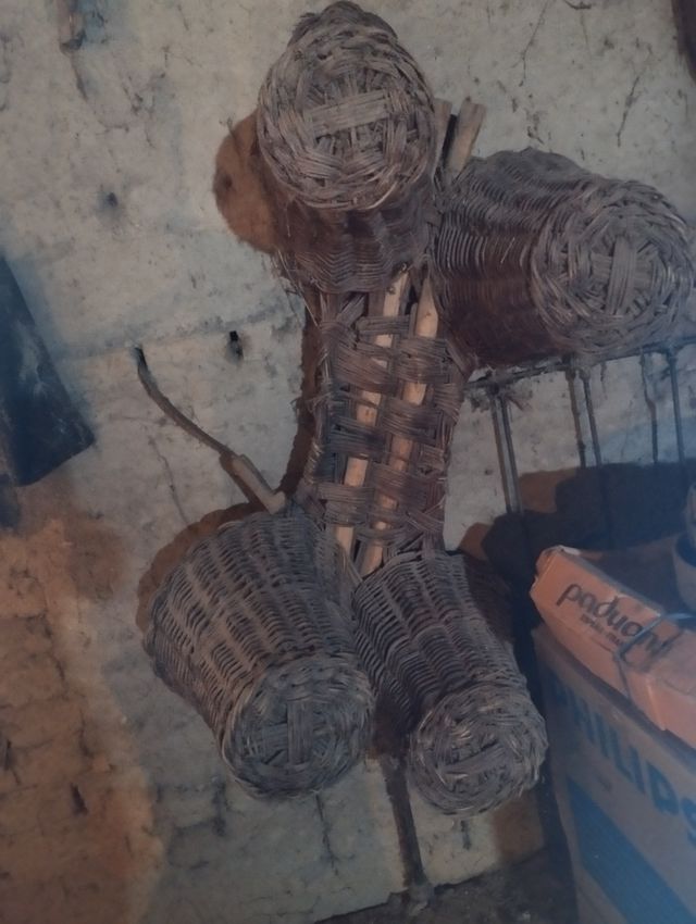 utensilios de labranza y yugos