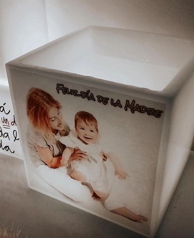 Luci a cera a led personalizzate per compleanno.