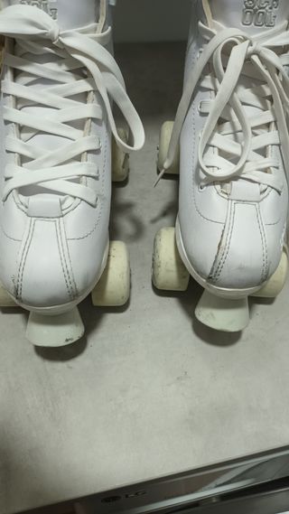 Patines 4 ruedas artístico blancos. Talla 39