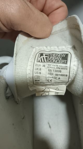 Patines 4 ruedas artístico blancos. Talla 39