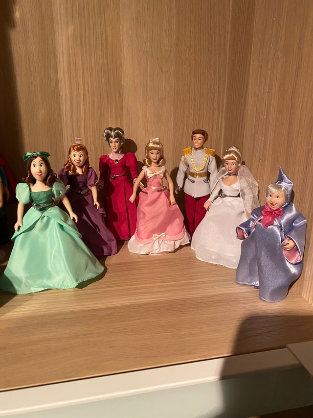 Colección 8 muñecas la cenicienta COMPLETA