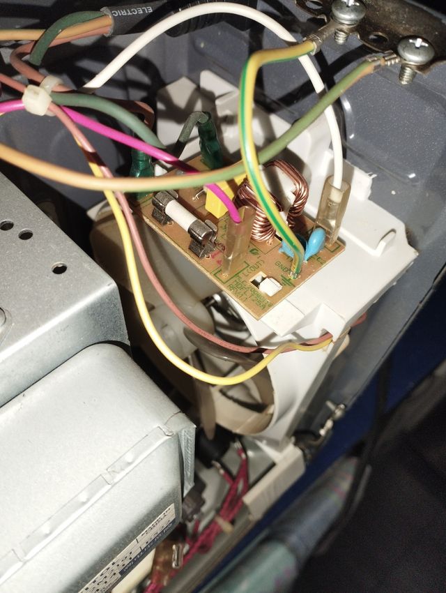 PIEZAS MICROONDAS ARTRON MODELO AG823HKF