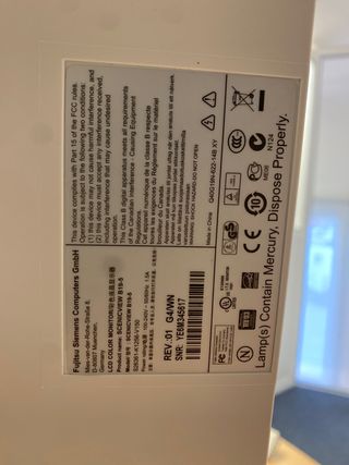 MONITOR FUJITSU 19" CON TECLADO Y RATÓN