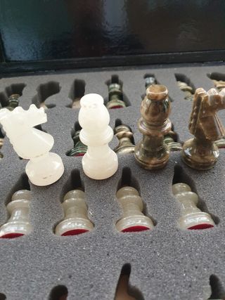 ajedrez de alabastro marmol