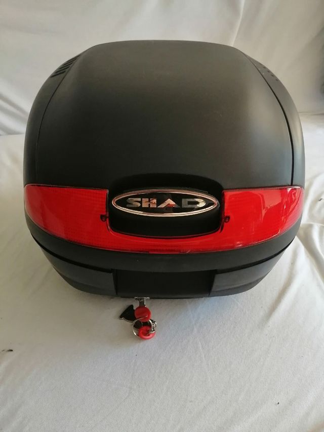 Baúl trasero shad25