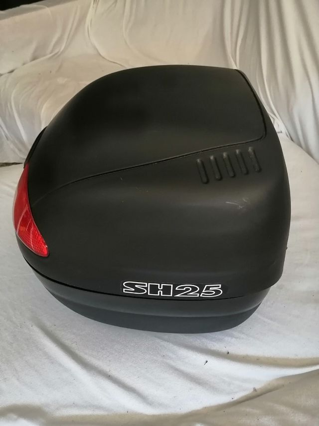 Baúl trasero shad25