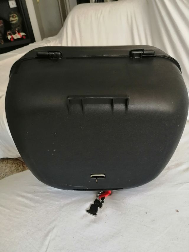 Baúl trasero shad25