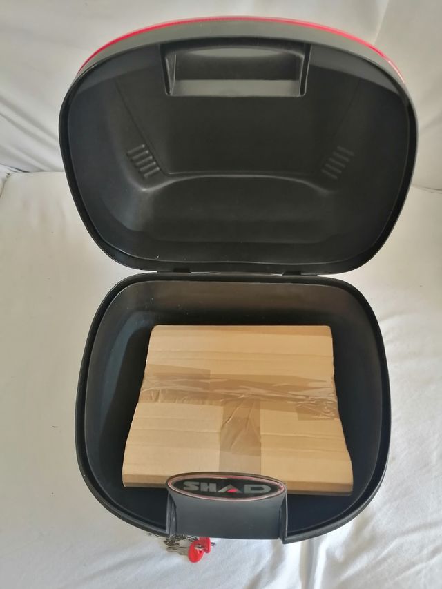 Baúl trasero shad25