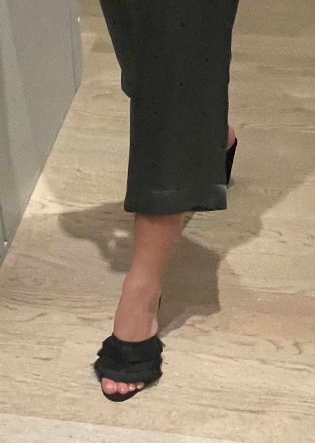 Sandalias Tacón Medio. Color Negro T.39