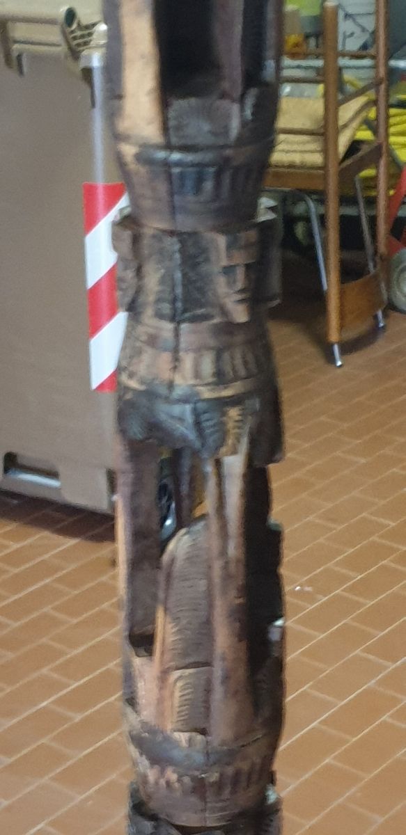 piantana malgasha in ebano vintage