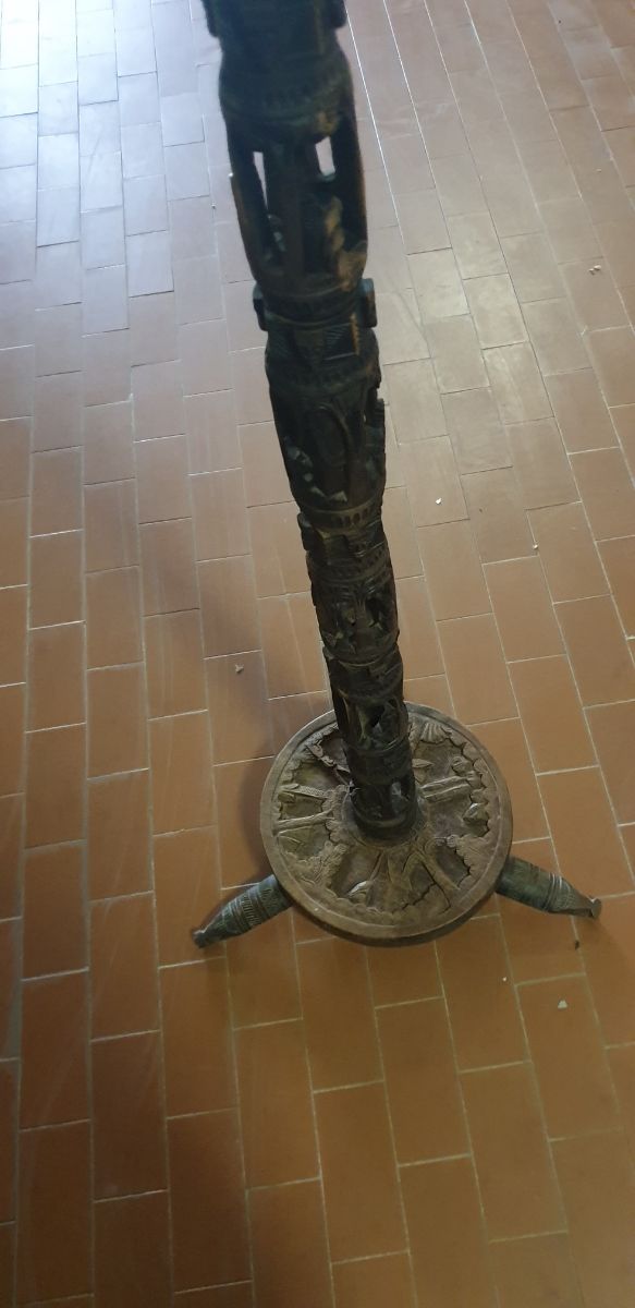 piantana malgasha in ebano vintage