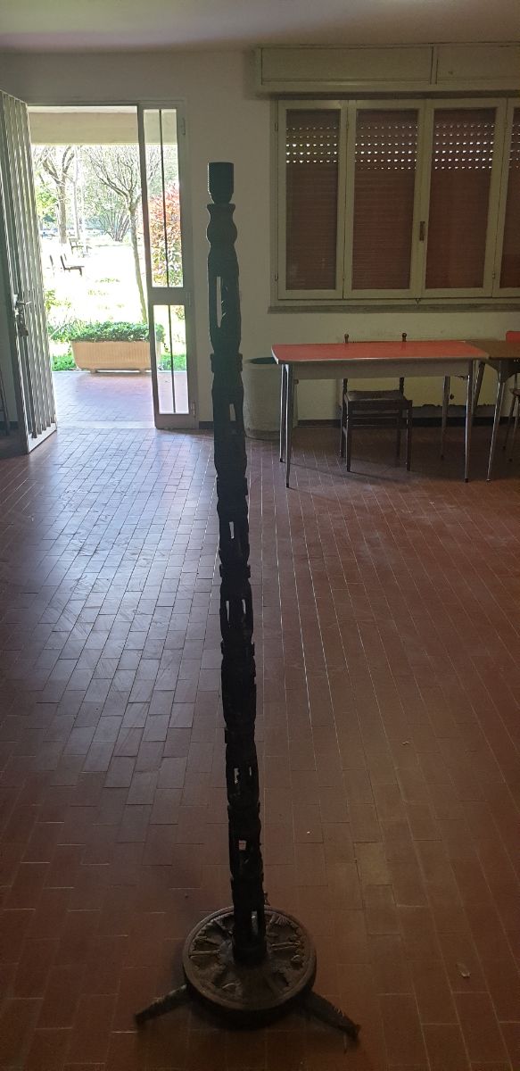 piantana malgasha in ebano vintage