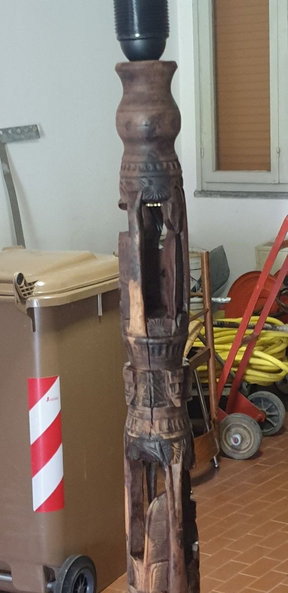 piantana malgasha in ebano vintage