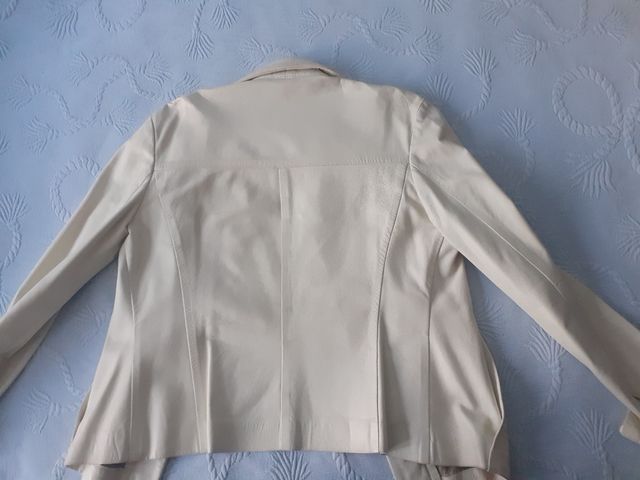 Chaqueta de piel de la marca Saga Ibañez