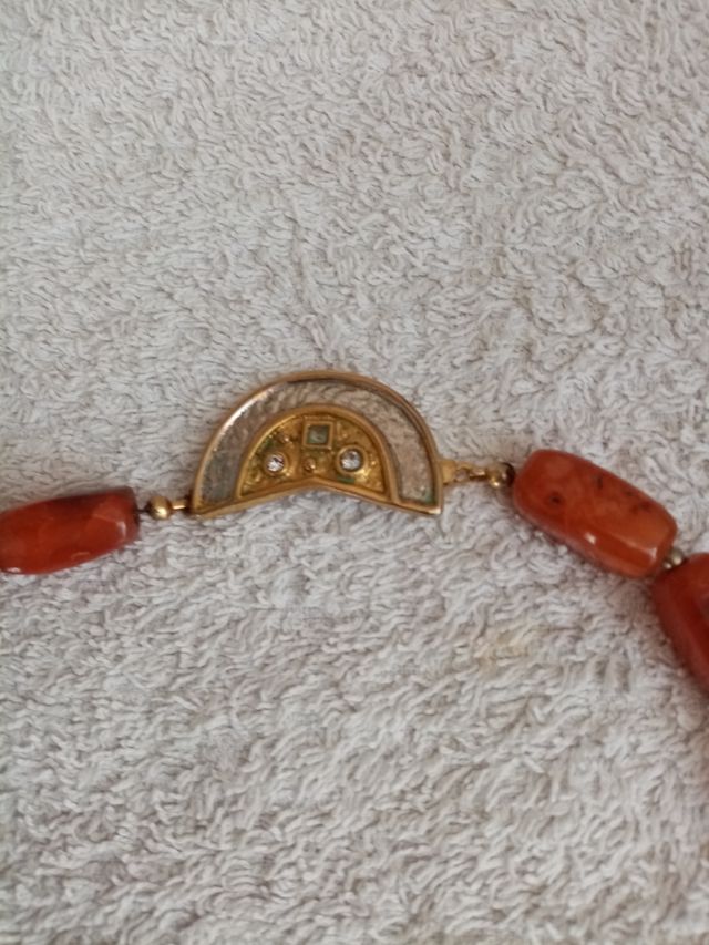 collana vintage con pietre marrone