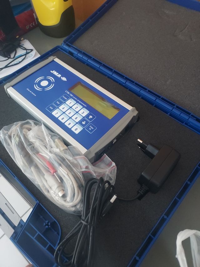 Máquina de hacer copias mandos garaje JMA