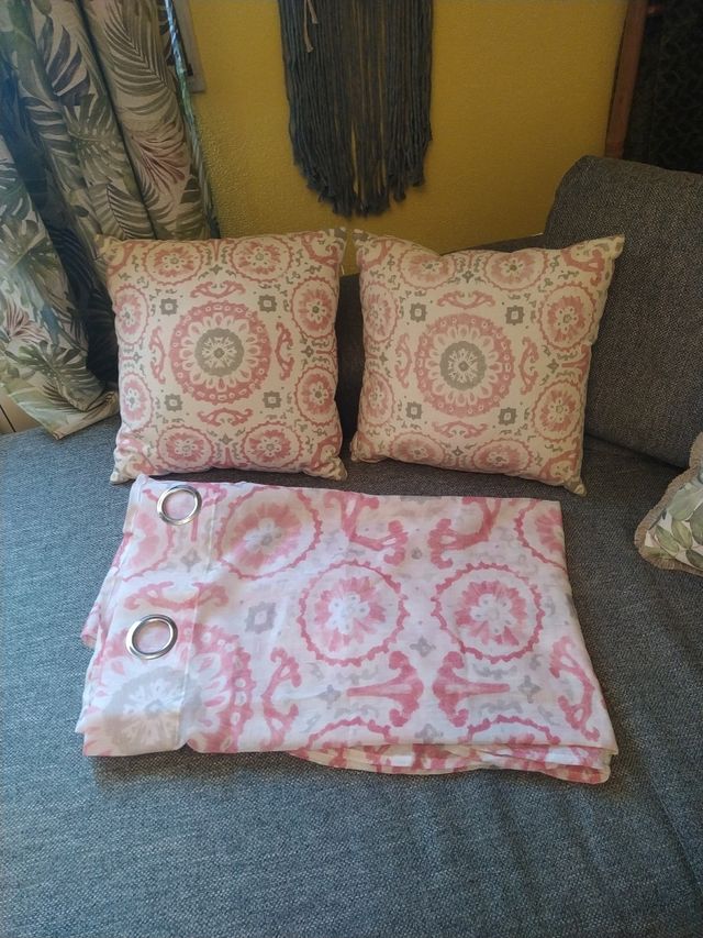cortinas y cojines a juego