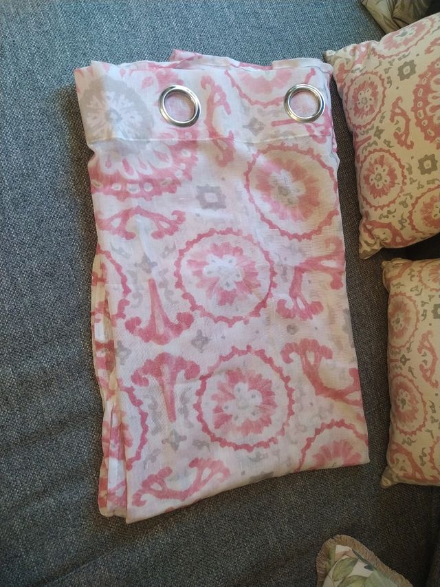 cortinas y cojines a juego