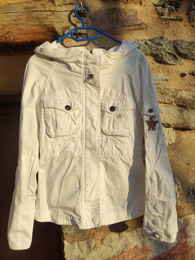 Chaqueta blanca de mujer