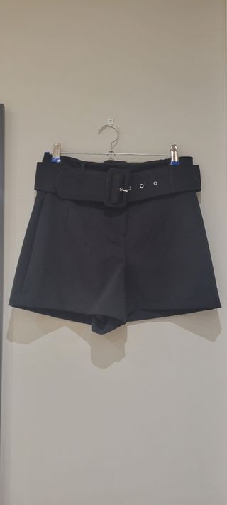 Short negro ZARA nuevo